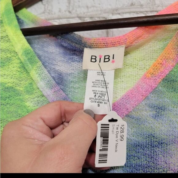 NWT BiBi tie dye v-neck tee - Picture 6 of 10